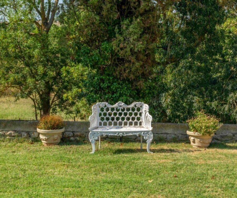 majou bench and gardens