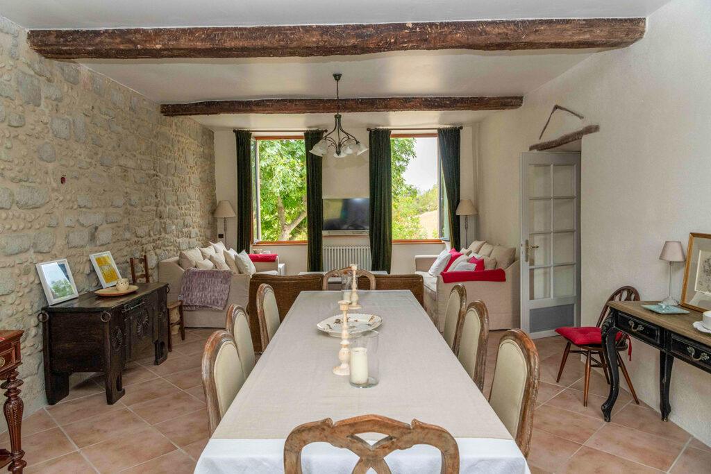 majou dining room